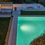 La Marina 5&1, Emma * بورتو كيرفو