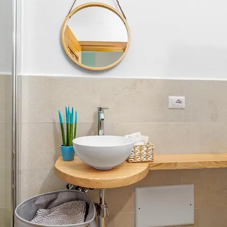 La Marina 5&1, Emma * 포르투 세르보