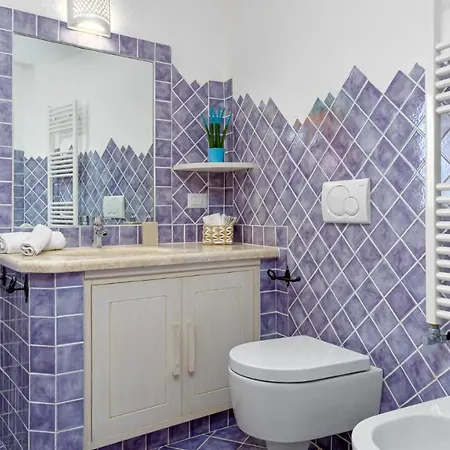 La Marina 5&1, Emma 빌라