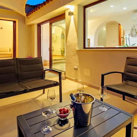 La Marina 5&1, Emma Villa Porto Cervo