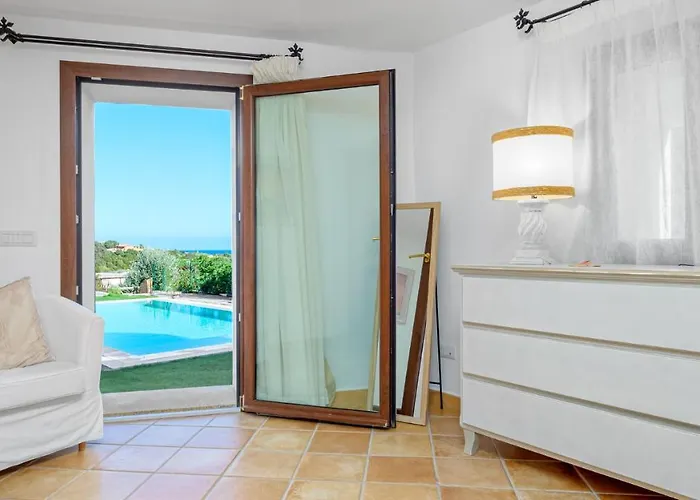 La Marina 5&1, Emma Villa *