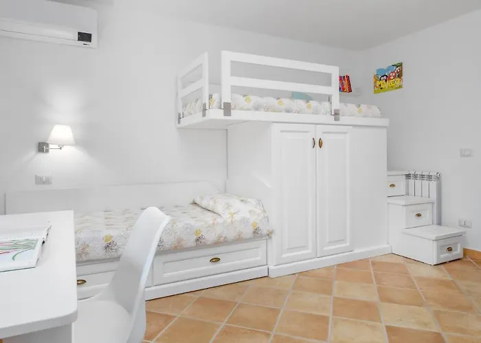 Villa La Marina 5&1, Emma