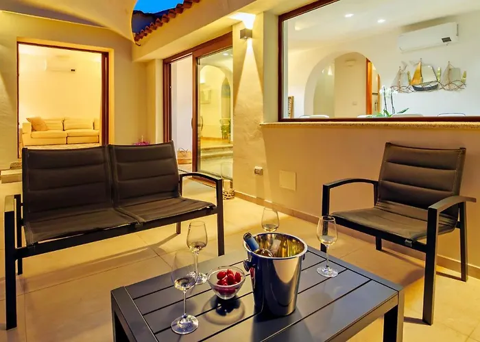 La Marina 5&1, Emma Villa Porto Cervo