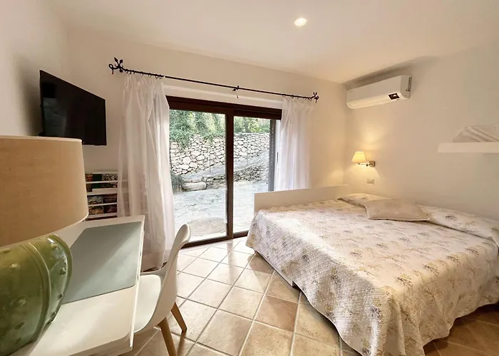 La Marina 5&1, Emma Villa *