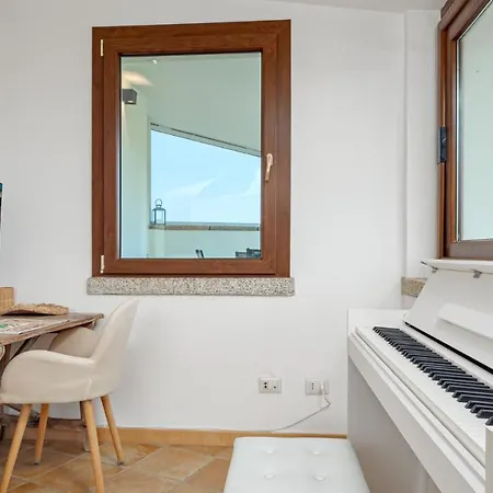 La Marina 5&1, Emma Πόρτο Τσέρβο